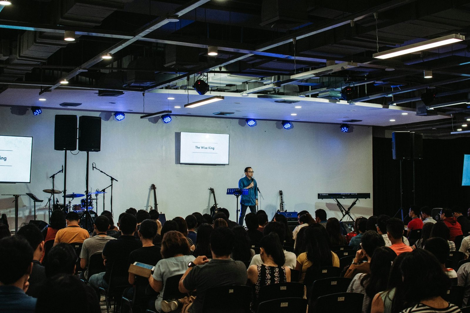 Mengenal Public Speaking: Jenis, Macam-Macam, dan Contohnya